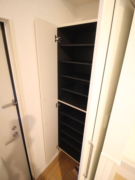 ﾚﾌｨﾅｰﾄﾞ・ｺﾝﾄﾞﾐﾆｵの物件内観写真