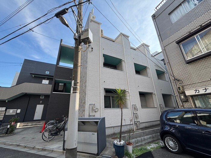 レジュール・ウールの物件外観写真