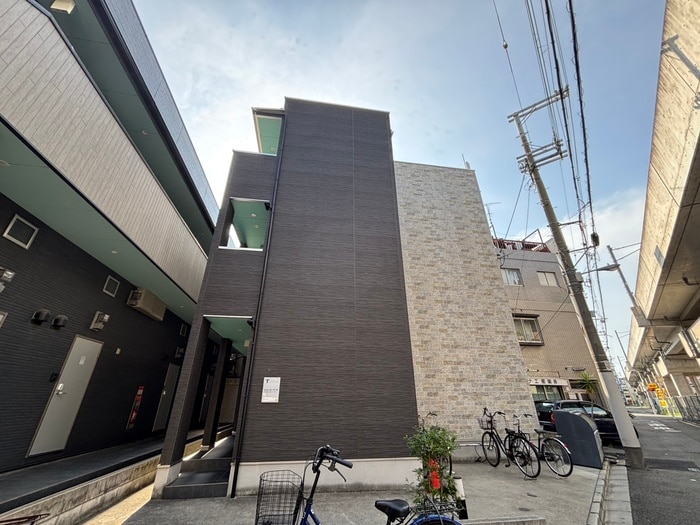 レジュール・ウールの物件外観写真