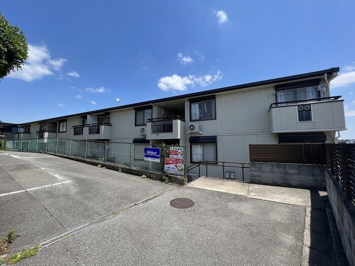 メゾン・プルミエールの物件外観写真