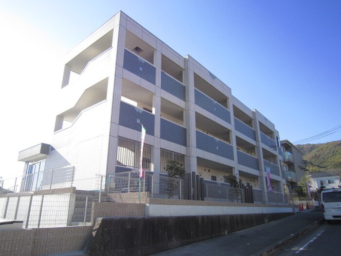 ルーヴル円明寺の物件外観写真