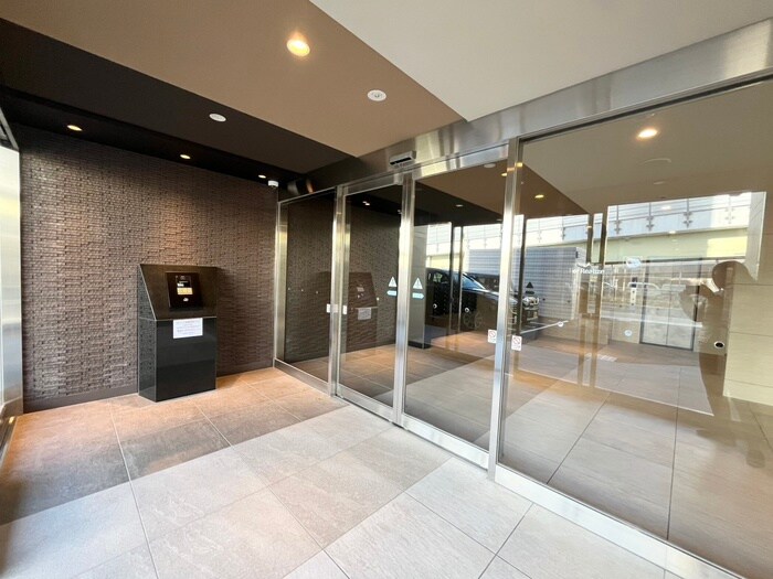 ﾌｫｰﾘｱﾗｲｽﾞ大阪ﾐｯﾃ(1003)の物件外観写真