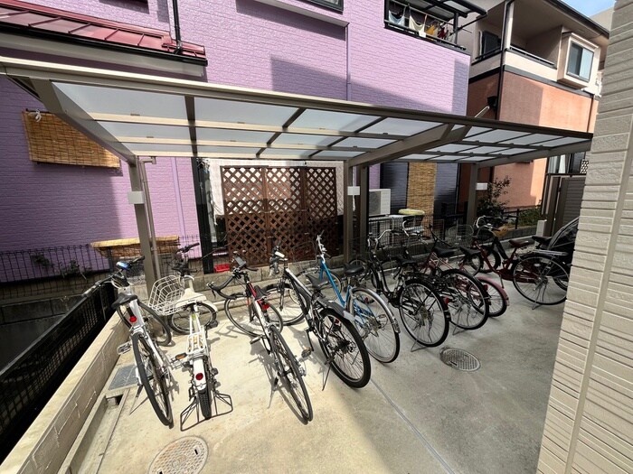 ピアレス綾羽の物件外観写真