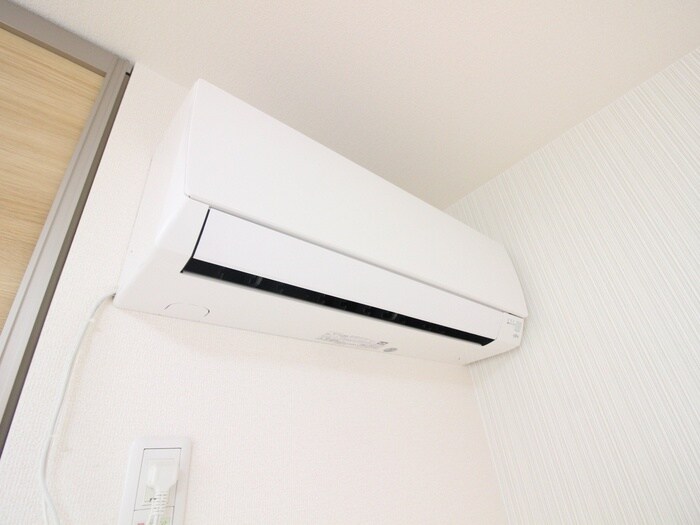 ピアレス綾羽の物件内観写真