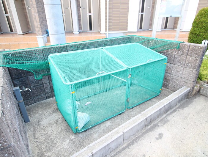 エレガンシアの物件外観写真