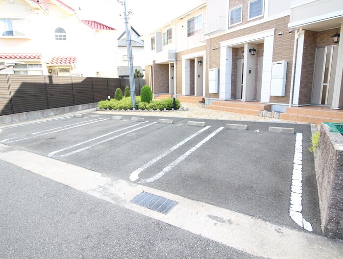 エレガンシアの物件外観写真