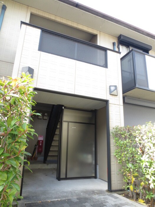 クイ－ンズヒルＢ棟の物件外観写真