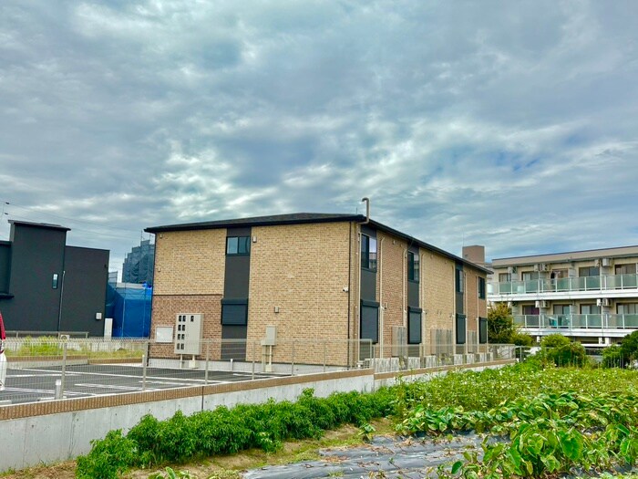 オリーブ羽倉崎Ａ棟の物件外観写真