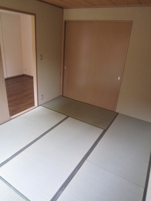 クイ－ンズヒルＦ棟の物件内観写真