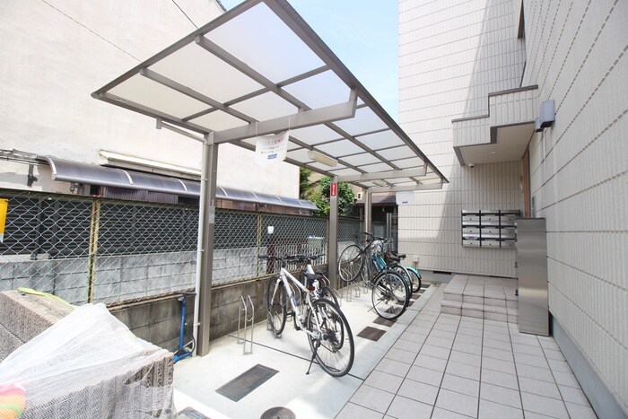 プランドール大将軍の物件外観写真