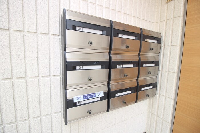 プランドール大将軍の物件外観写真