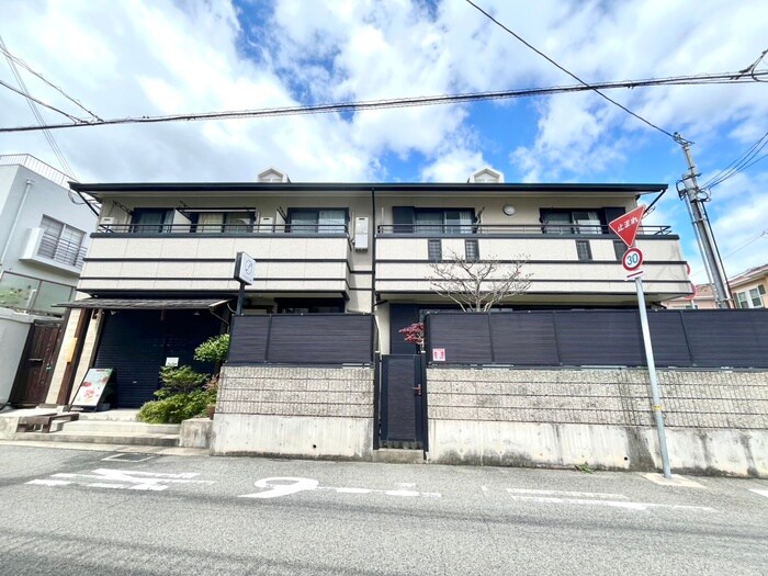 ドミール芦屋の物件外観写真