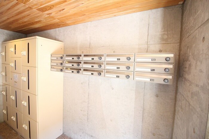 ｳﾞｨﾝﾃｰｼﾞﾏﾝｼｮﾝﾘｭｰﾌﾞ二条の物件外観写真