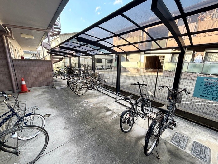 アゼリア２号館の物件外観写真