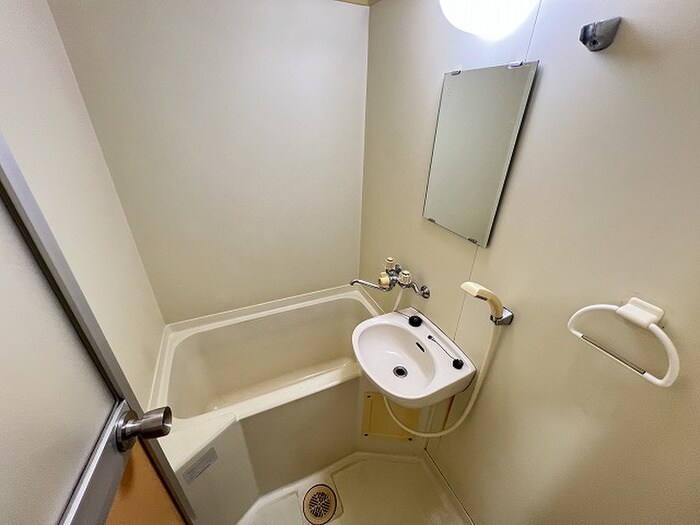 三熊ハイツ渚５号の物件内観写真