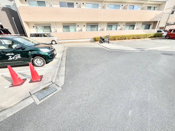 マンショングレースの物件外観写真