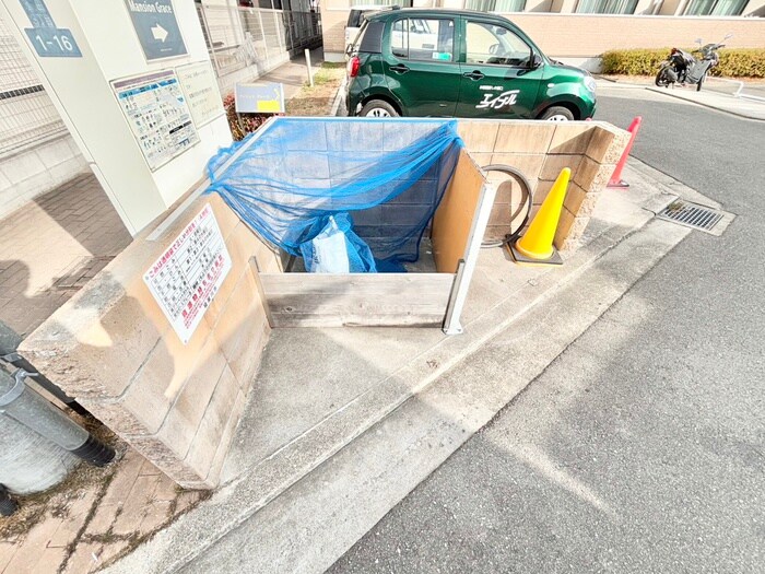 マンショングレースの物件外観写真