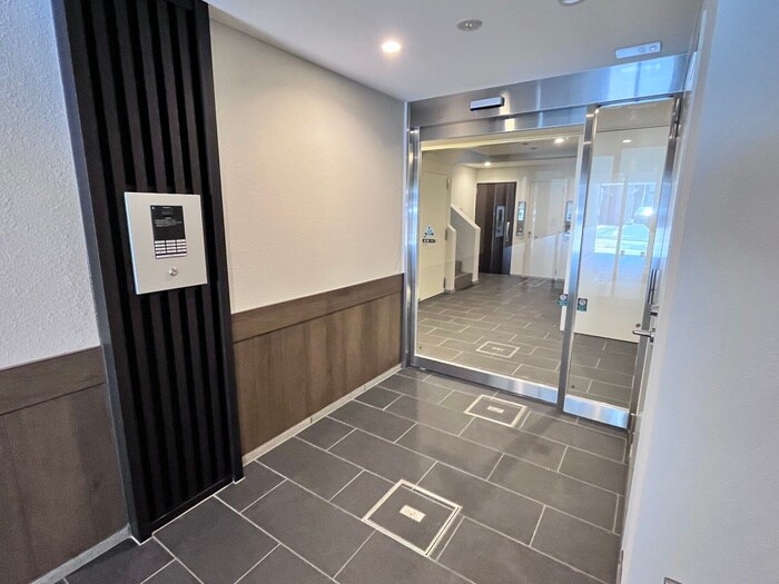 PEACE WELL四条の物件外観写真