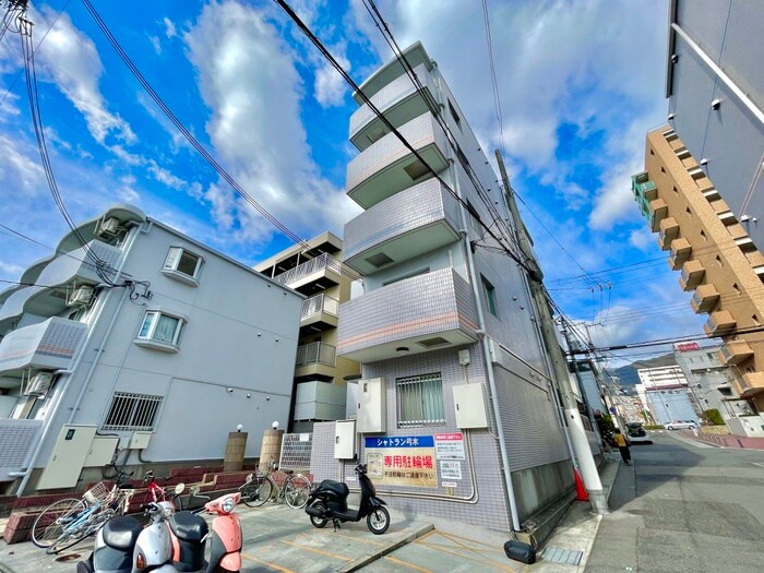 シャトラン弓木二番館の物件外観写真