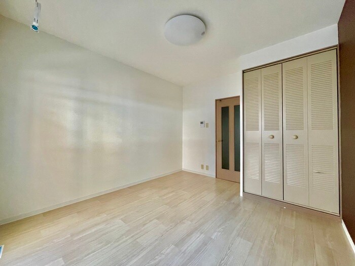 シャトラン弓木二番館の物件内観写真