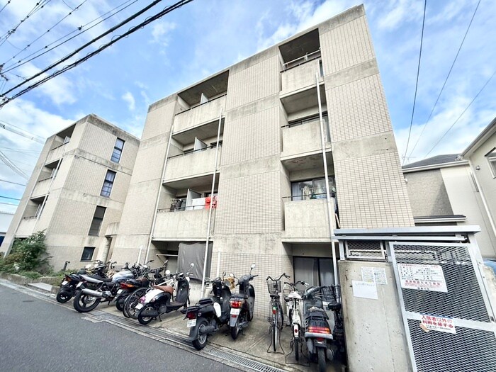 MIRUS香里園の物件外観写真