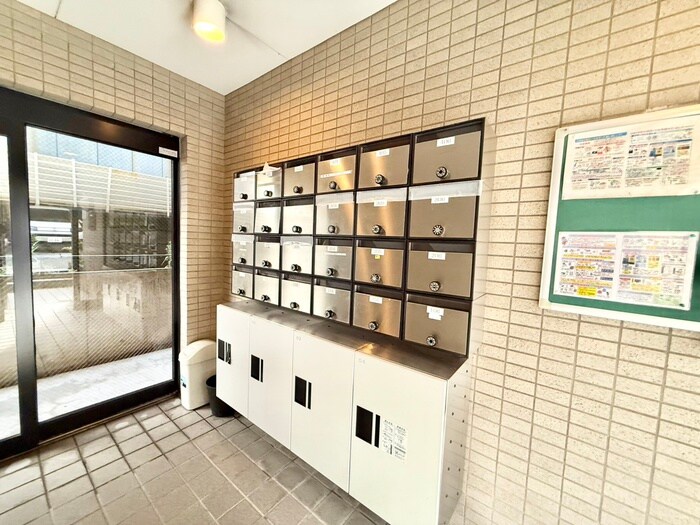 MIRUS香里園の物件外観写真