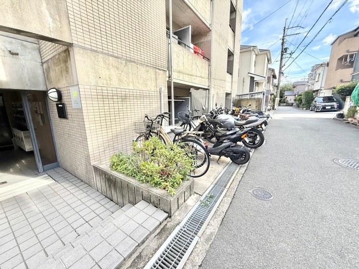 MIRUS香里園の物件外観写真