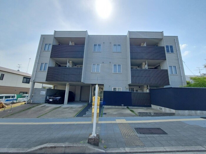 ディスティ桃山の物件外観写真