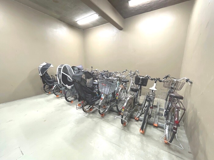 ﾁｻﾝﾏﾝｼﾖﾝ新大阪１０番館(704)の物件外観写真