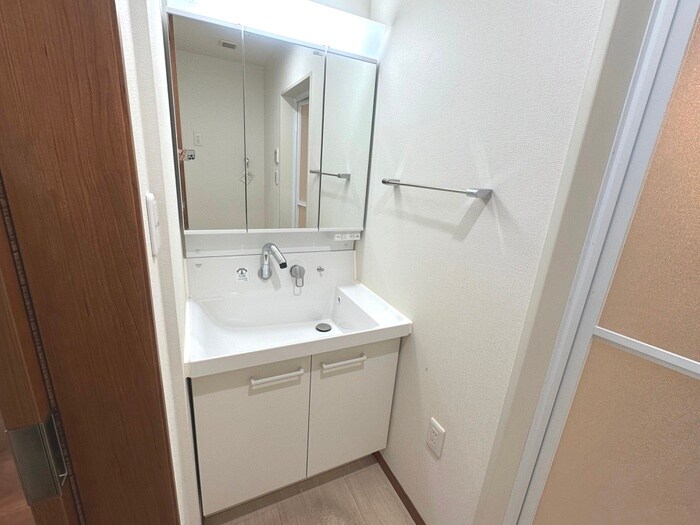 エピーク下中条A棟の物件内観写真