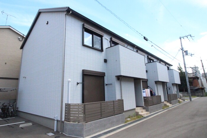 エピーク下中条A棟の物件外観写真