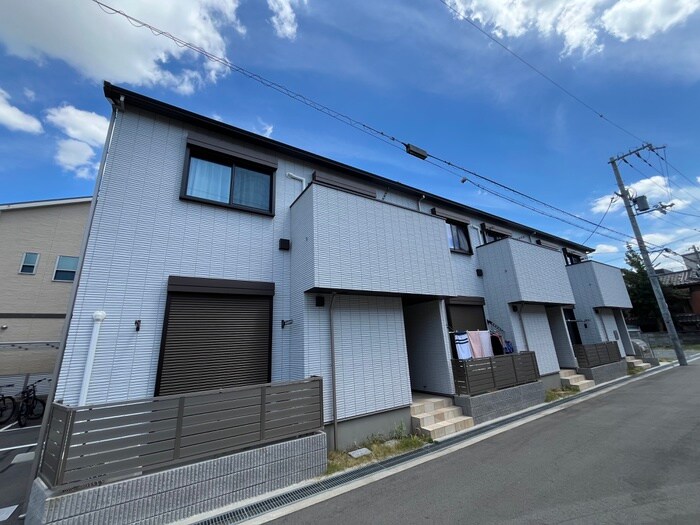 エピーク下中条A棟の物件外観写真