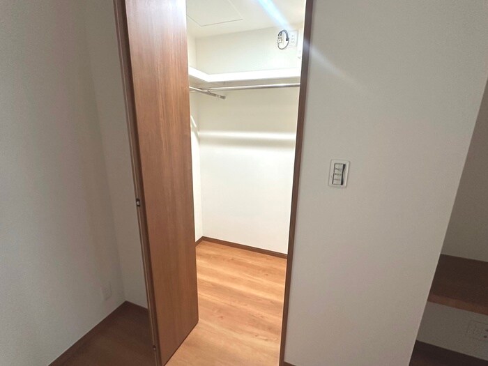 エピーク下中条A棟の物件内観写真