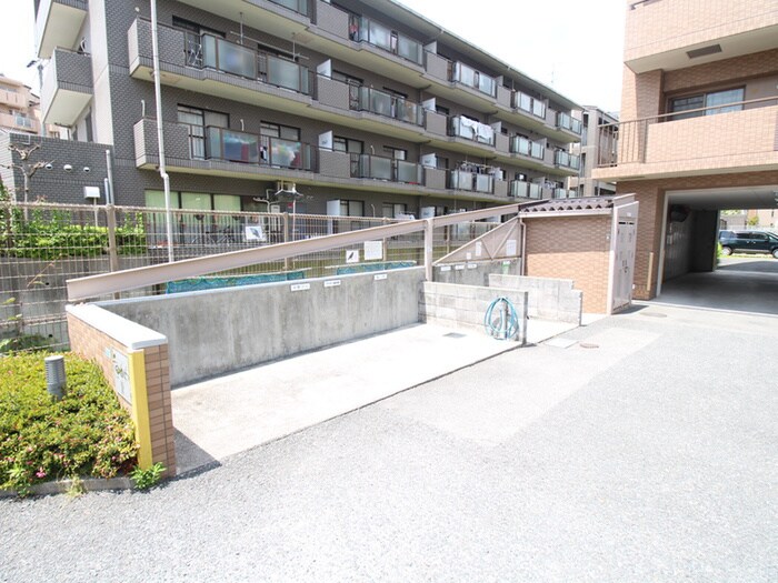 ユニライフ千里中央Ⅱ（106）の物件外観写真