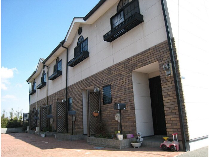 メゾンフロイデ三番館の物件外観写真