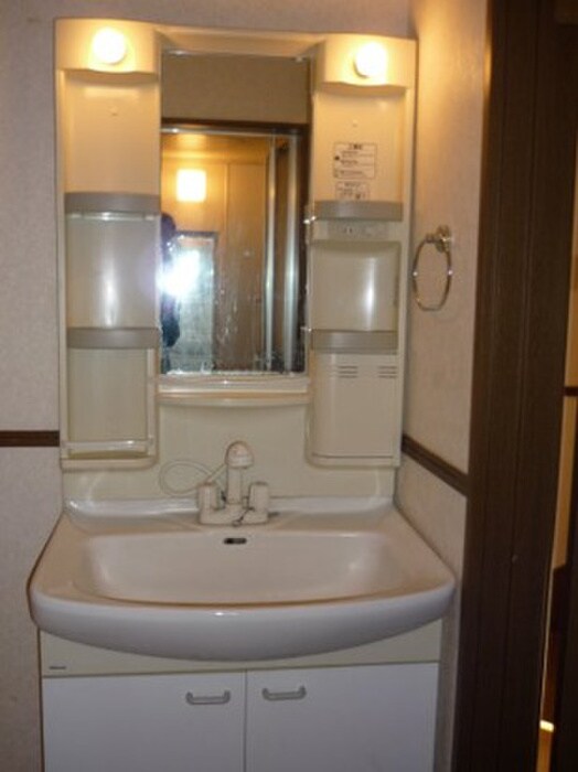 メゾンフロイデ三番館の物件内観写真