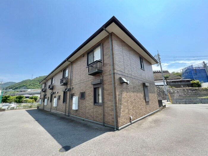 アンソレイエＢ棟の物件外観写真