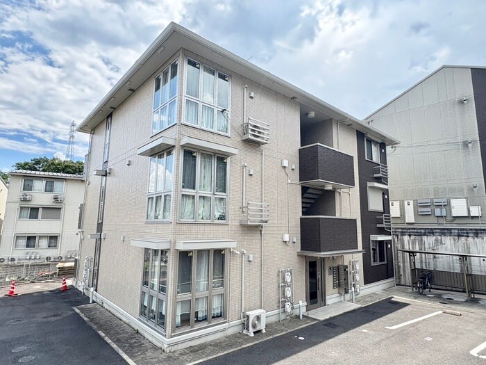 シュレイルの物件外観写真