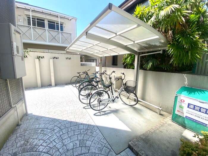 ｱｼﾞｮｰﾚ ﾚｼﾞﾃﾞﾝｽ ＪＲ西宮駅前の物件外観写真