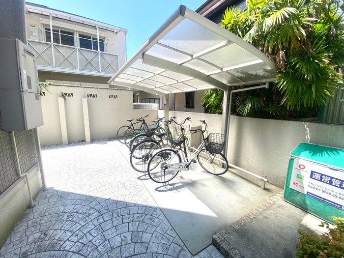 ｱｼﾞｮｰﾚ ﾚｼﾞﾃﾞﾝｽ ＪＲ西宮駅前の物件外観写真