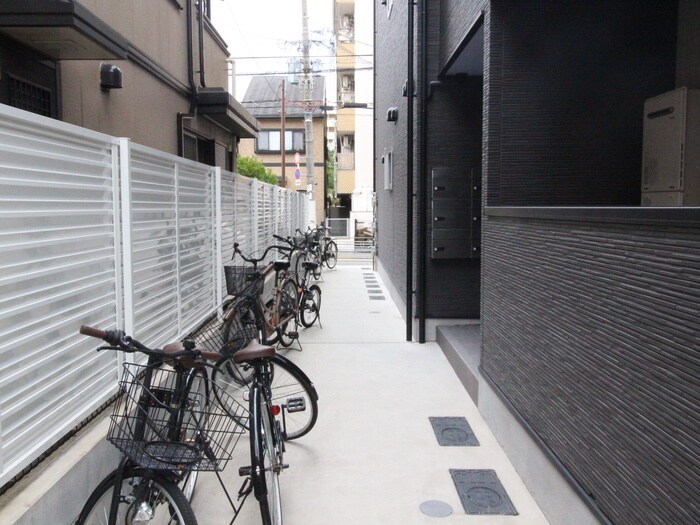 CRASTINE遠里小野の物件外観写真