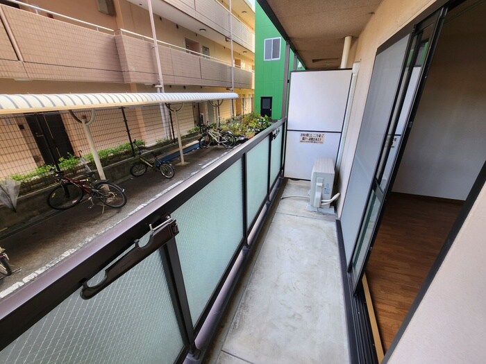 ﾌﾛ-ﾗﾙｺﾐｭﾆﾃｲ-ﾊﾟﾚｽさわらぎの物件内観写真