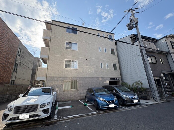 EXCEED西院の物件外観写真