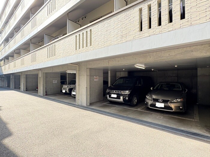 EXCEED西院の物件外観写真