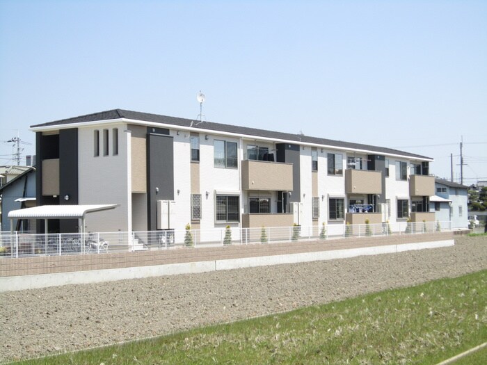 ウエストパインの物件外観写真