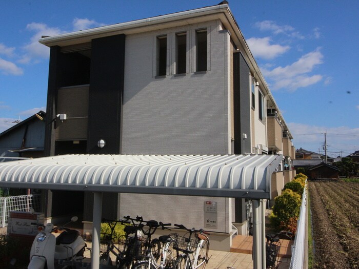 ウエストパインの物件外観写真