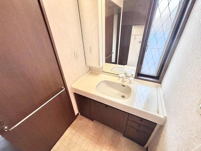 東香里南町貸家（15-18）の物件内観写真