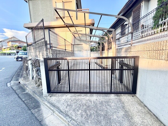 東香里南町貸家（15-18）の物件外観写真