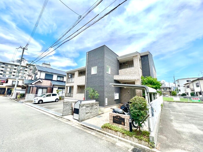 フェリーチェの物件外観写真