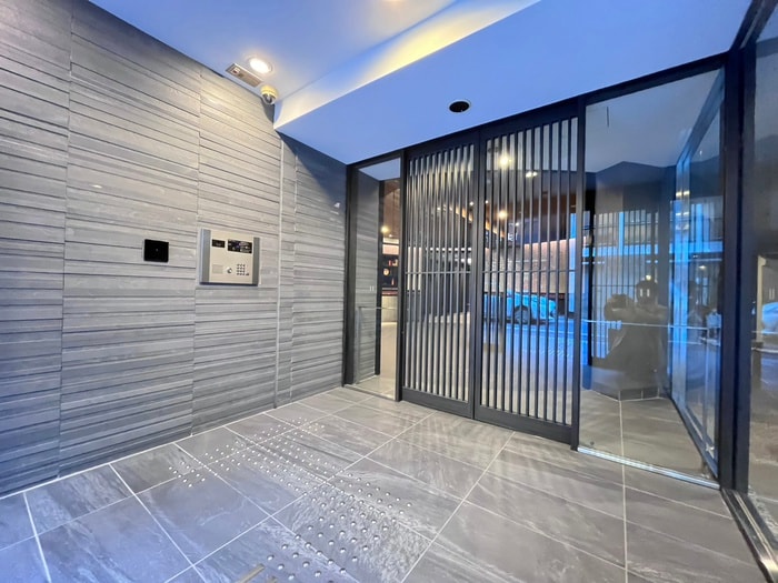 リヴァーク四条烏丸の物件外観写真